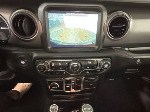 Used 2023 Jeep Wrangler Unlimited w/ Cold Weather Group AWD/4WD image 24