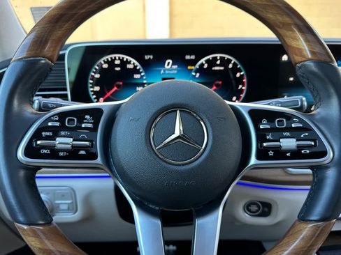 Certified 2022 Mercedes-Benz GLS 580 4MATIC image 24