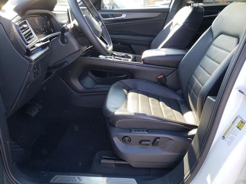 Used 2024 Volkswagen Atlas Cross Sport SEL image 18