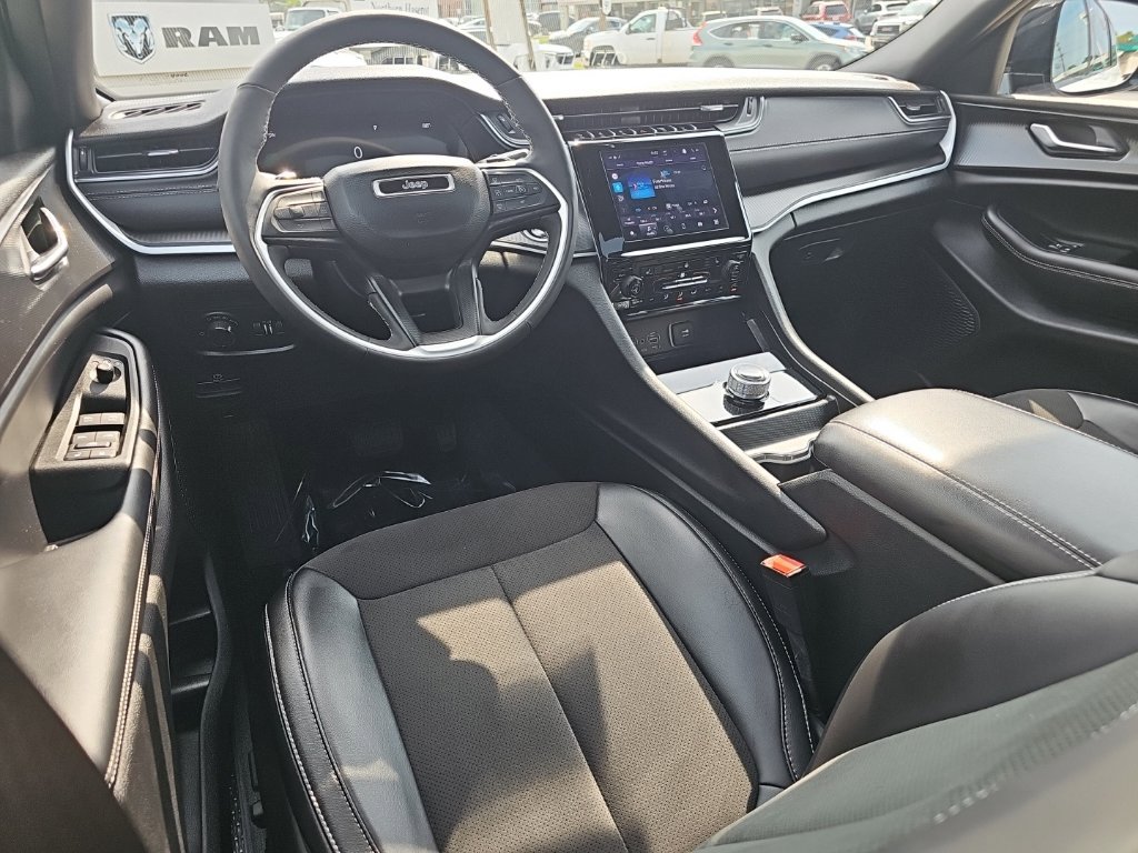 Certified 2025 Jeep Grand Cherokee L Altitude AWD/4WD image 20