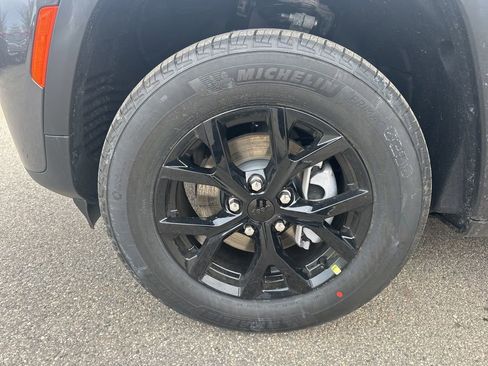 New 2026 Jeep Grand Cherokee Altitude image 31