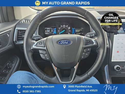 Used 2022 Ford Edge Titanium image 14