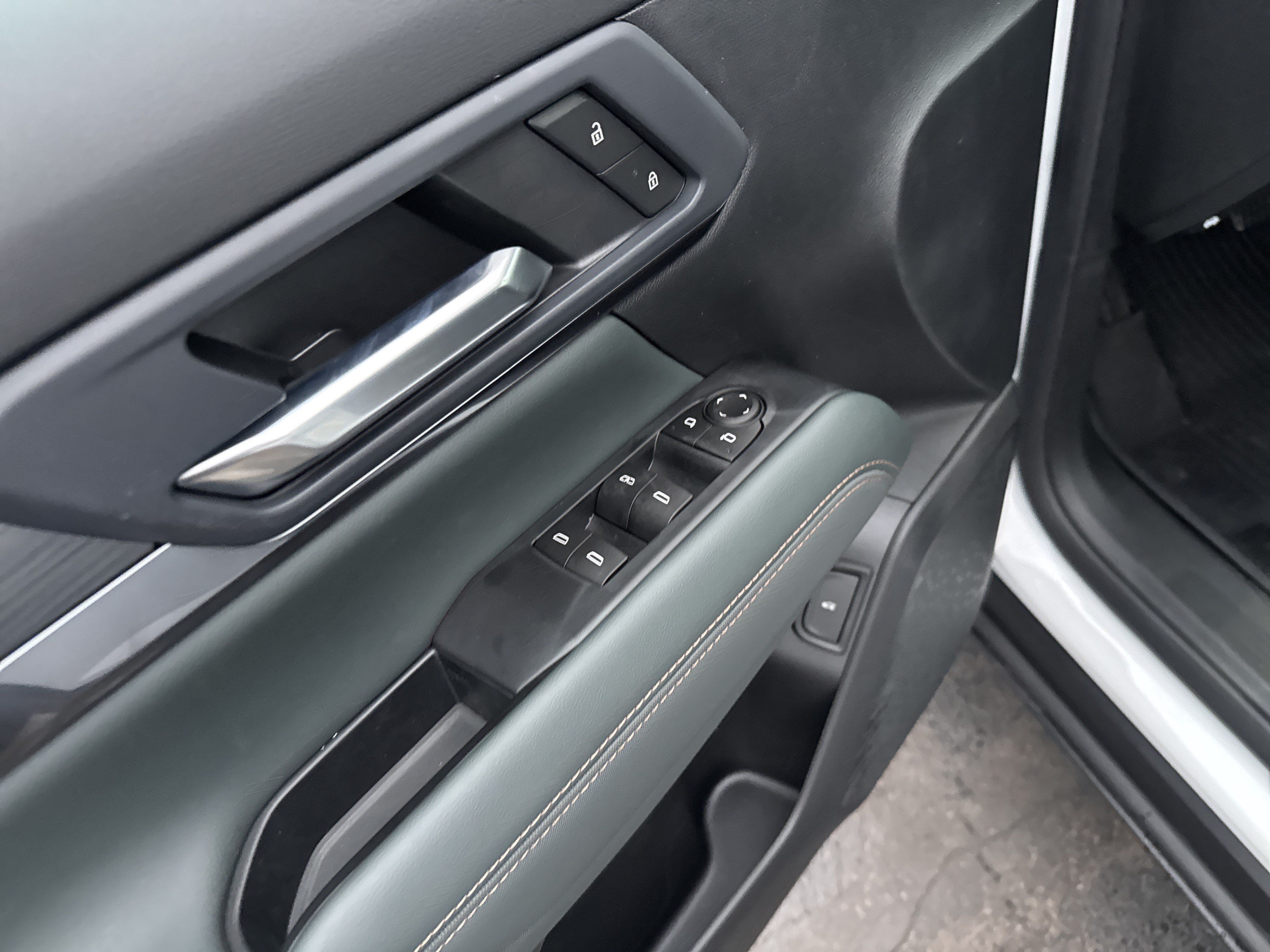 New 2026 GMC Terrain AT4 w/ LPO, Floor Liner Package AWD/4WD image 16