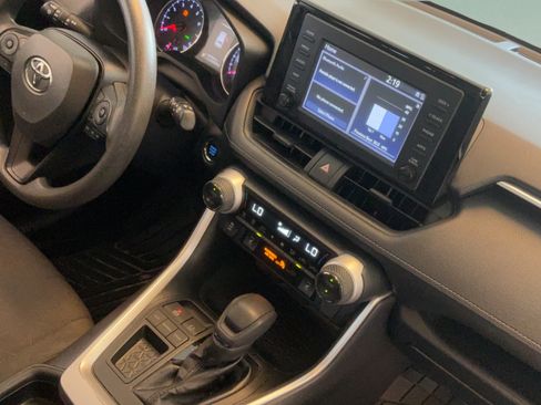 Used 2019 Toyota RAV4 XLE w/ Convenience Package FWD image 36