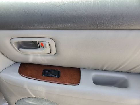Used 2001 Lexus ES 330 FWD image 30