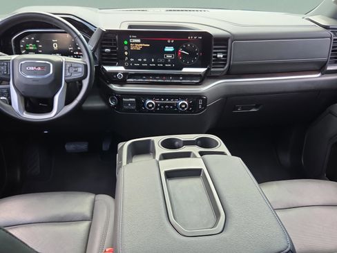 Used 2026 GMC Sierra 1500 SLT AWD/4WD image 12