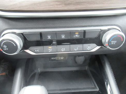 Used 2023 Nissan Altima 2.5 SV image 33