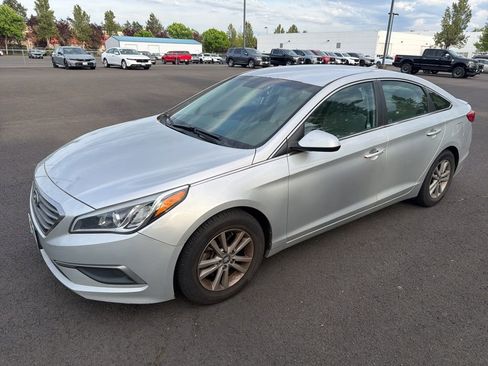 Used 2017 Hyundai Sonata SE FWD image 3