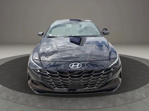 Used 2021 Hyundai Elantra SEL w/ Convenience + Premium Package FWD image 2