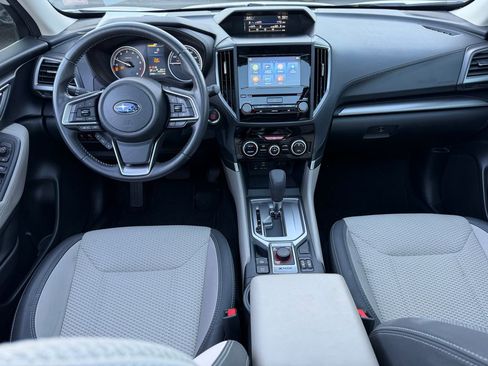 Used 2023 Subaru Forester Premium image 4