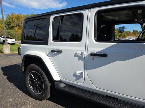 Used 2021 Jeep Wrangler Unlimited Sahara image 92