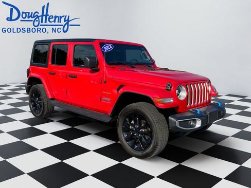 Used 2023 Jeep Wrangler Unlimited Sahara AWD/4WD image 7