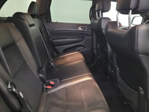 Used 2018 Jeep Grand Cherokee Laredo AWD/4WD image 19