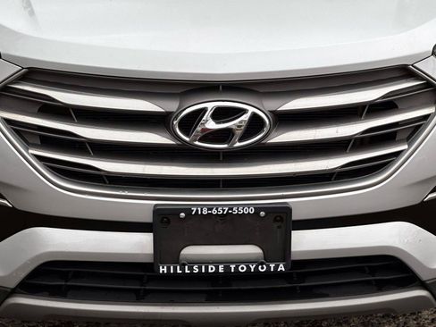 Used 2017 Hyundai Santa Fe Sport FWD image 9
