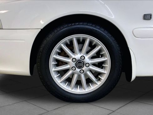 Used 1999 Volvo C70 LT FWD image 10