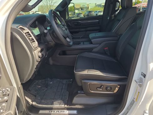 Used 2025 RAM 1500 Limited AWD/4WD image 19