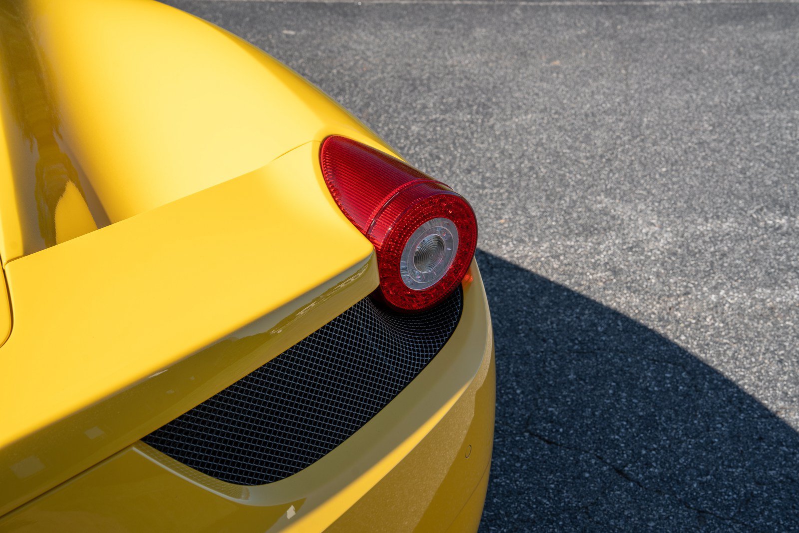 Used 2012 Ferrari 458 Italia Coupe RWD image 16