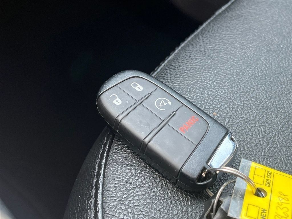 Used 2023 Jeep Compass Limited w/ Sun and Sound Group AWD/4WD image 27