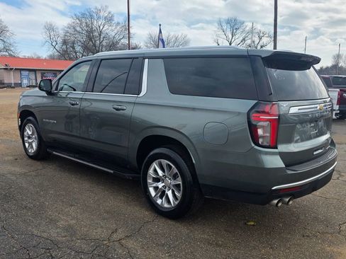 Used 2023 Chevrolet Suburban Premier RWD image 5