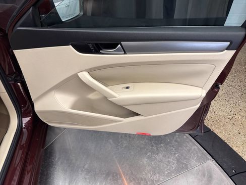 Used 2014 Volkswagen Passat 1.8T SE image 31