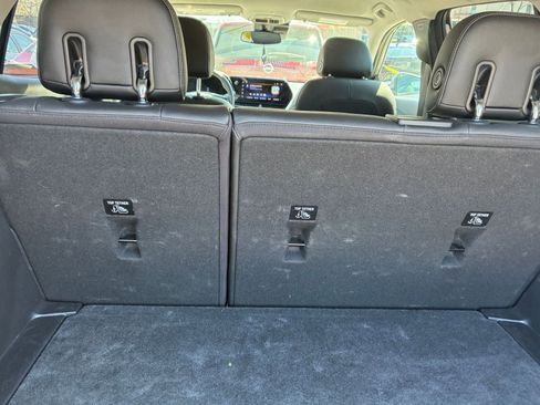 Used 2025 Chevrolet Trax LT image 25