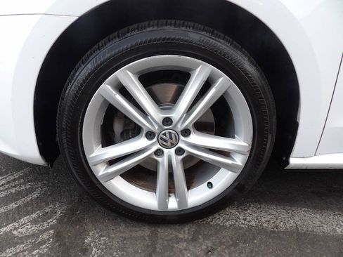 Used 2014 Volkswagen Passat 1.8T SE FWD image 15