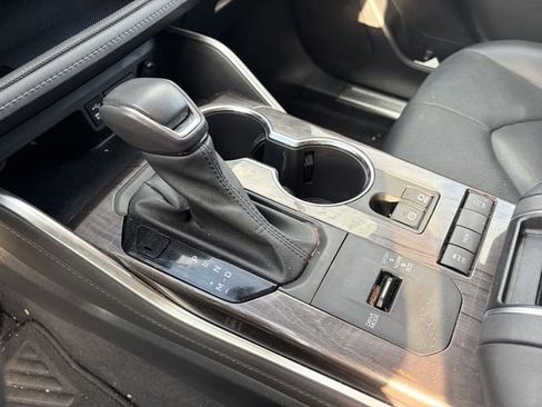 Used 2022 Toyota Highlander Platinum image 11