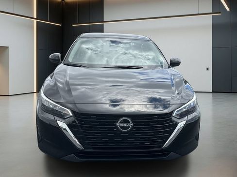 Used 2024 Nissan Sentra SV FWD image 9
