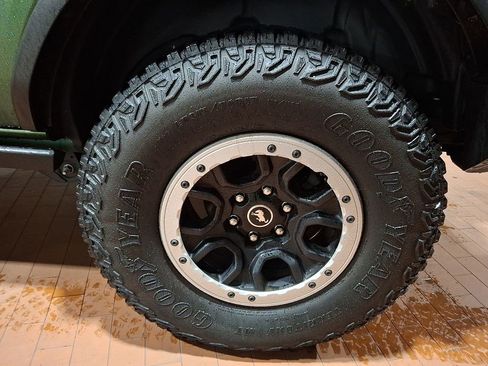 Used 2022 Ford Bronco Badlands image 7