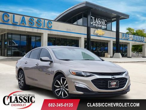 Used 2024 Chevrolet Malibu RS FWD image 1