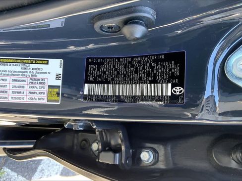 Certified 2025 Toyota Corolla SE w/ SE Premium Package FWD image 34