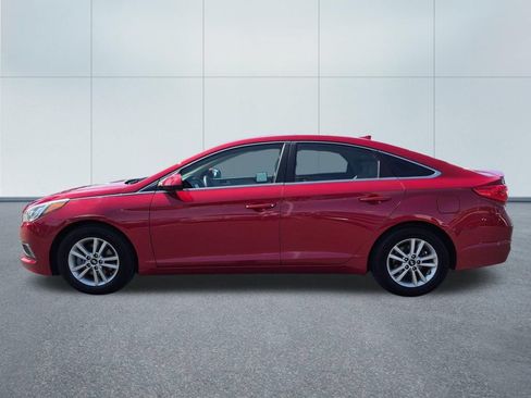Used 2017 Hyundai Sonata SE w/ Cargo Package FWD image 3