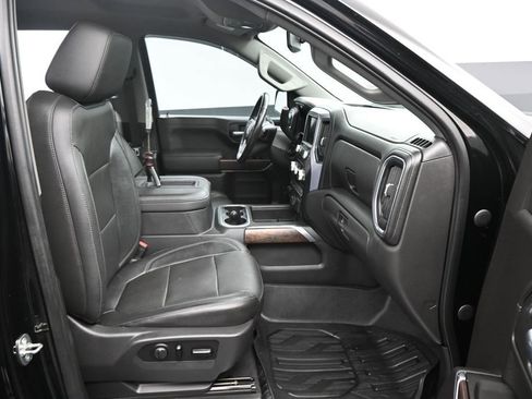 Used 2020 GMC Sierra 1500 SLT RWD image 2