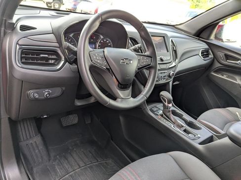 Used 2022 Chevrolet Equinox RS AWD/4WD image 2
