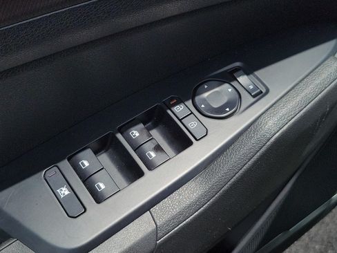 Used 2026 Kia Sportage LX FWD image 16