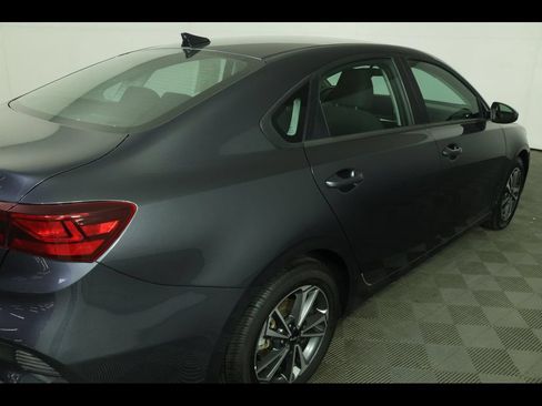 Used 2024 Kia Forte LXS FWD image 17