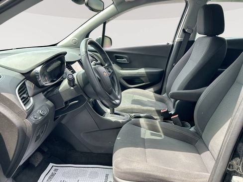 Used 2018 Chevrolet Trax LS AWD/4WD image 20