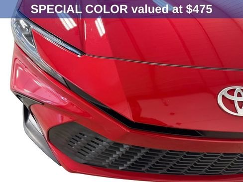 Used 2025 Toyota Camry SE w/ Convenience Package FWD image 5