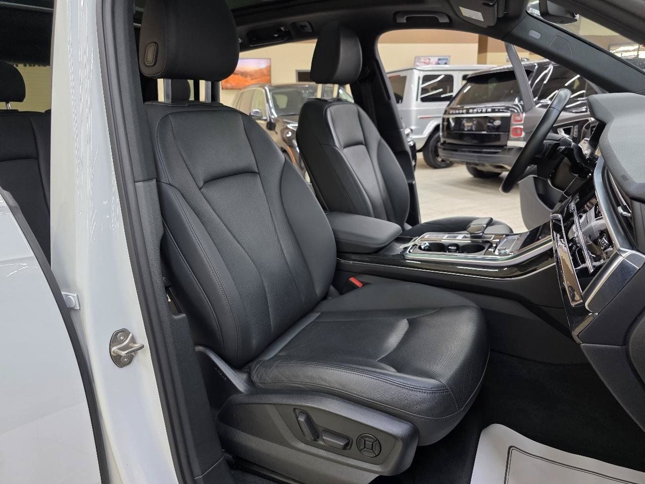 Used 2020 Audi Q7 3.0T Premium Plus w/ Premium Plus Package AWD/4WD image 22