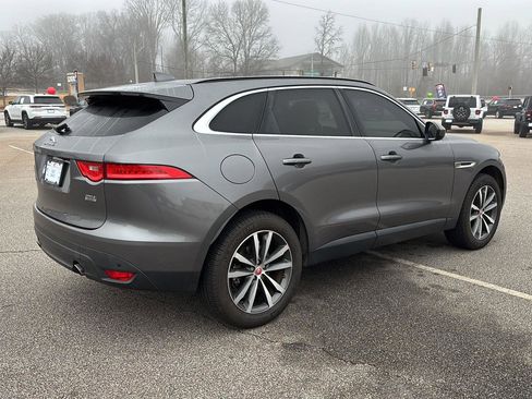 Used 2018 Jaguar F-PACE Prestige image 3