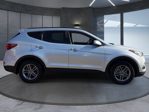Used 2017 Hyundai Santa Fe Sport FWD image 7