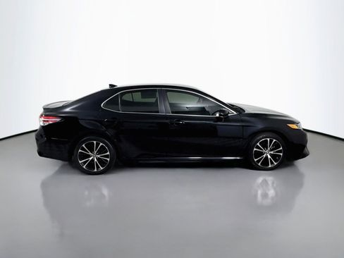 Used 2020 Toyota Camry SE FWD image 8