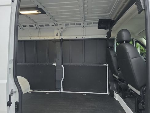 Used 2025 RAM ProMaster 2500 w/ Convenience Group FWD image 18