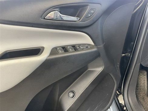 Used 2023 Chevrolet Equinox LT image 12