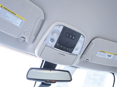 Used 2018 Chrysler 300 Limited image 49