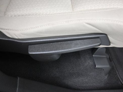 Used 2017 Ford Escape SE AWD/4WD image 38