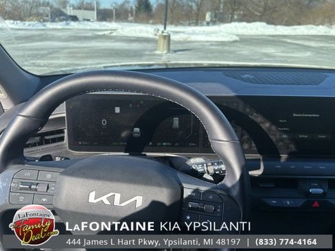 Certified 2024 Kia EV9 Light image 11