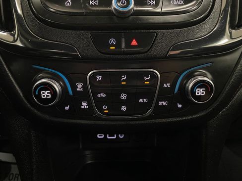 Used 2023 Chevrolet Equinox RS image 24