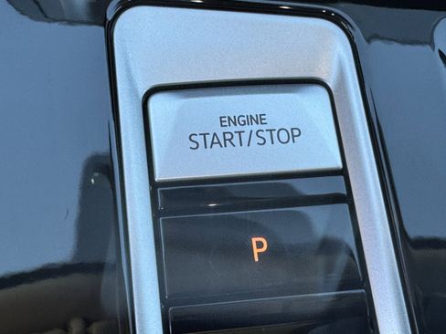 New 2026 Volkswagen Atlas SE image 25