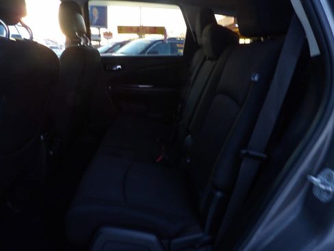 Used 2012 Dodge Journey SXT w/ Flexible Seating Group image 9